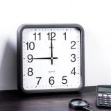 得力电子钟客厅家用办公室挂钟简约时尚万年历挂钟优雅个性化时钟 8824挂钟(黑色) 15英寸(直径38厘米)
